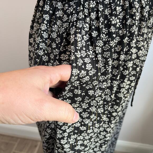 By Clara Paris Black White Floral Jumpsuit Wide Leg Romper Size L Boho - Picture 8 of 8